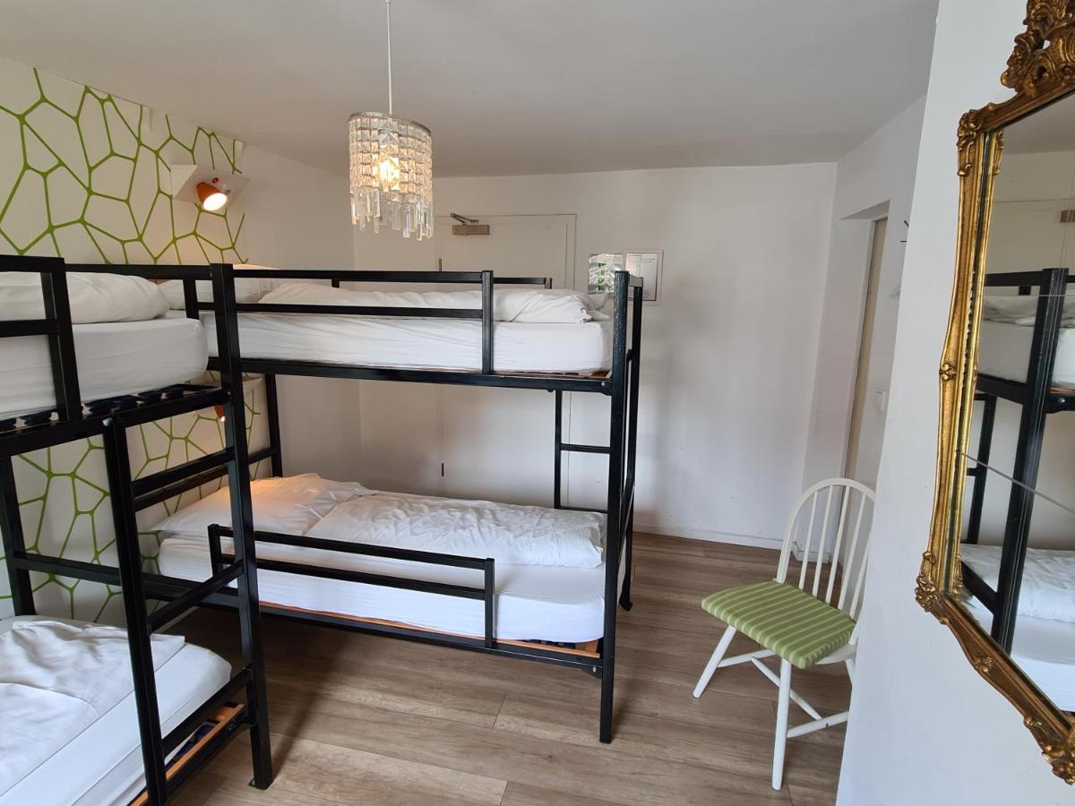 Weltempfaenger Backpacker Hostel Cologne Hostel Beds photo