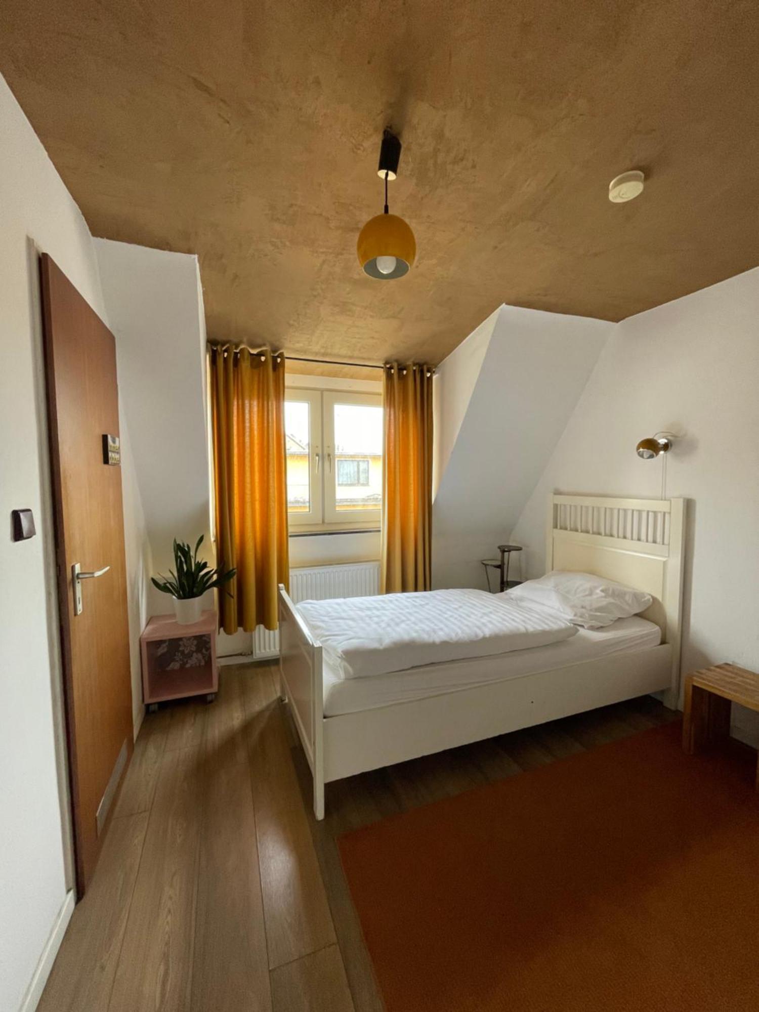 Weltempfaenger Backpacker Hostel Cologne Exterior photo