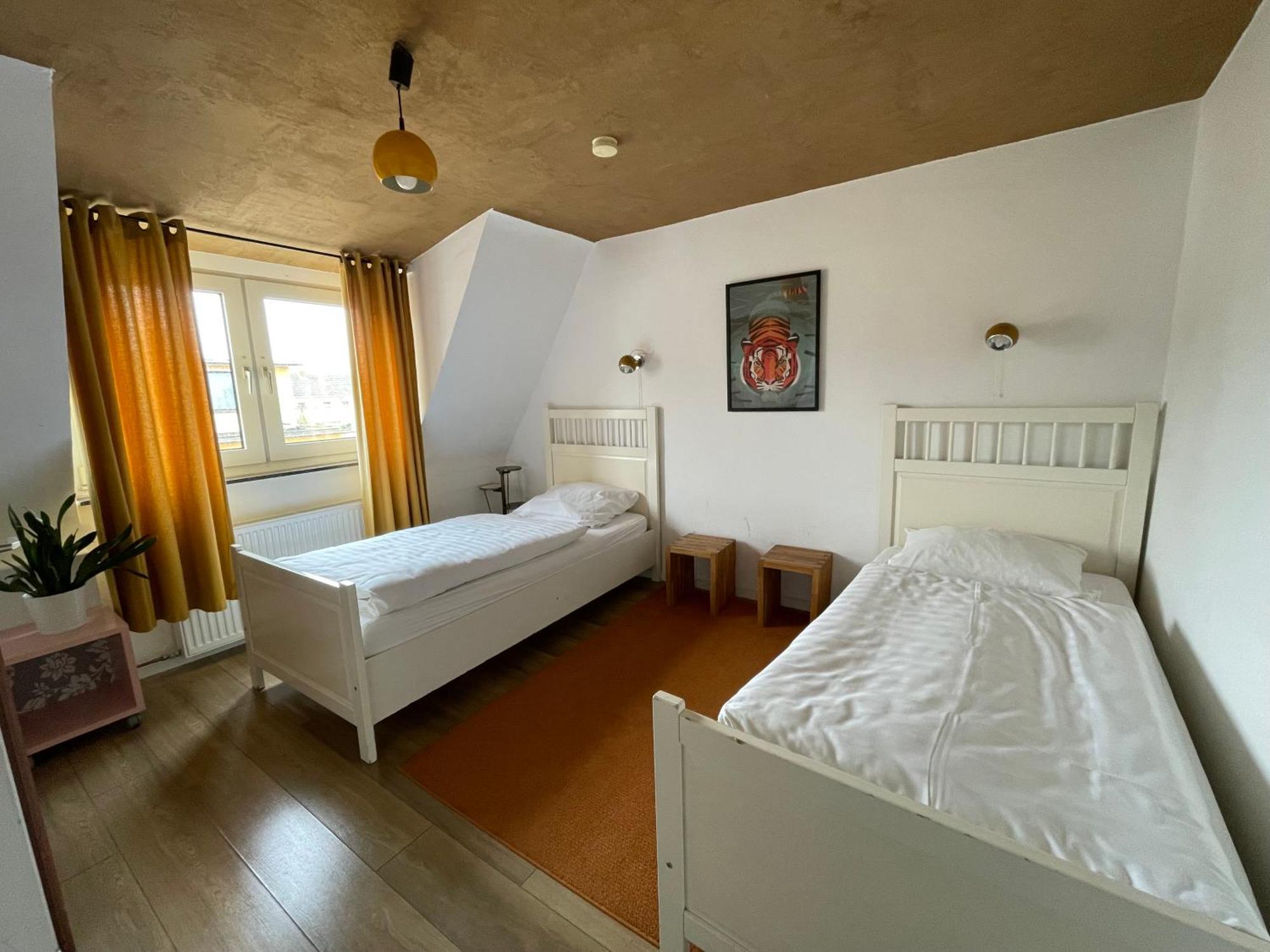Weltempfaenger Backpacker Hostel Cologne Exterior photo